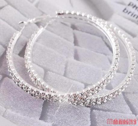 Zilveren creolen met double rijen kristallen