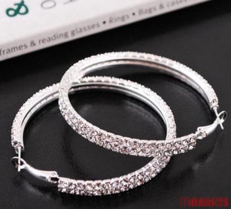 Zilveren creolen met double rijen kristallen